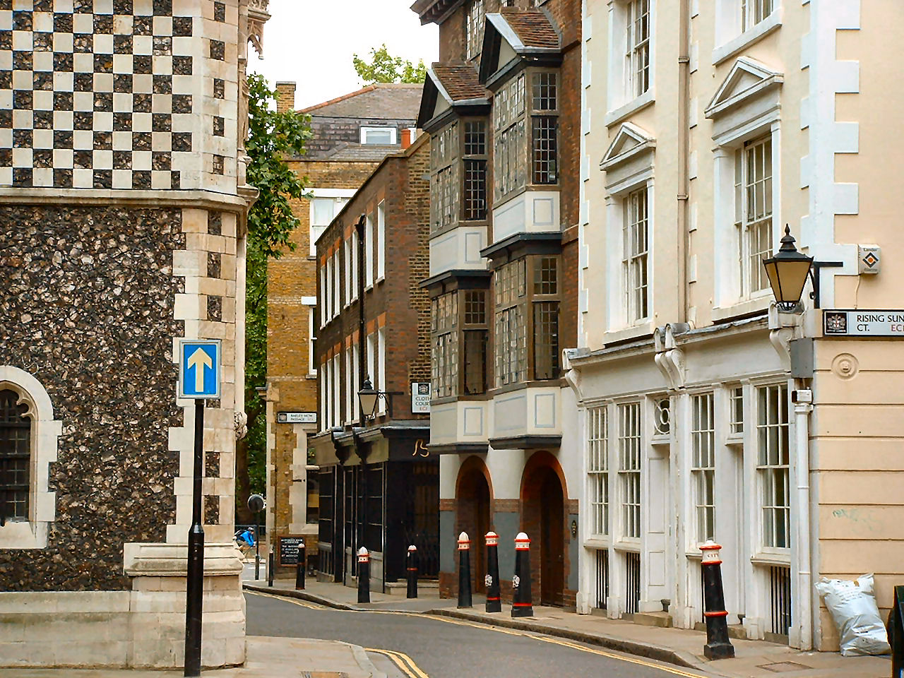 cloth fair Elizabethan house