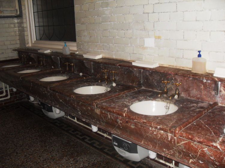 Thomas Crapper Sinks