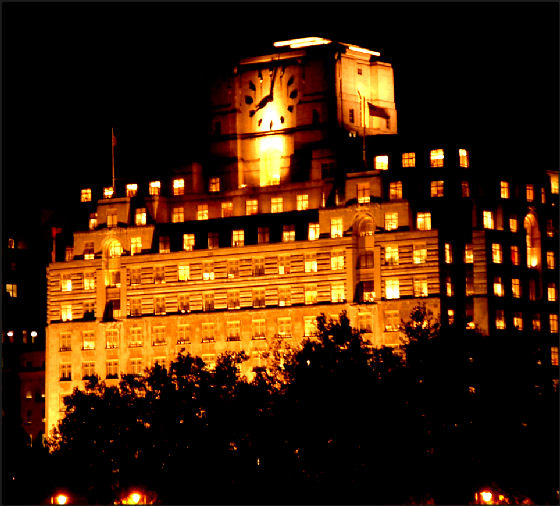 Shell Mex house largest clock in London